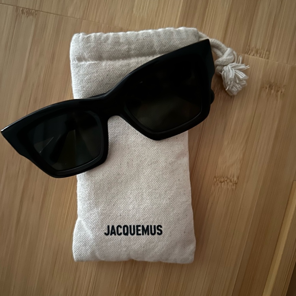 Jacquemus Sunnies